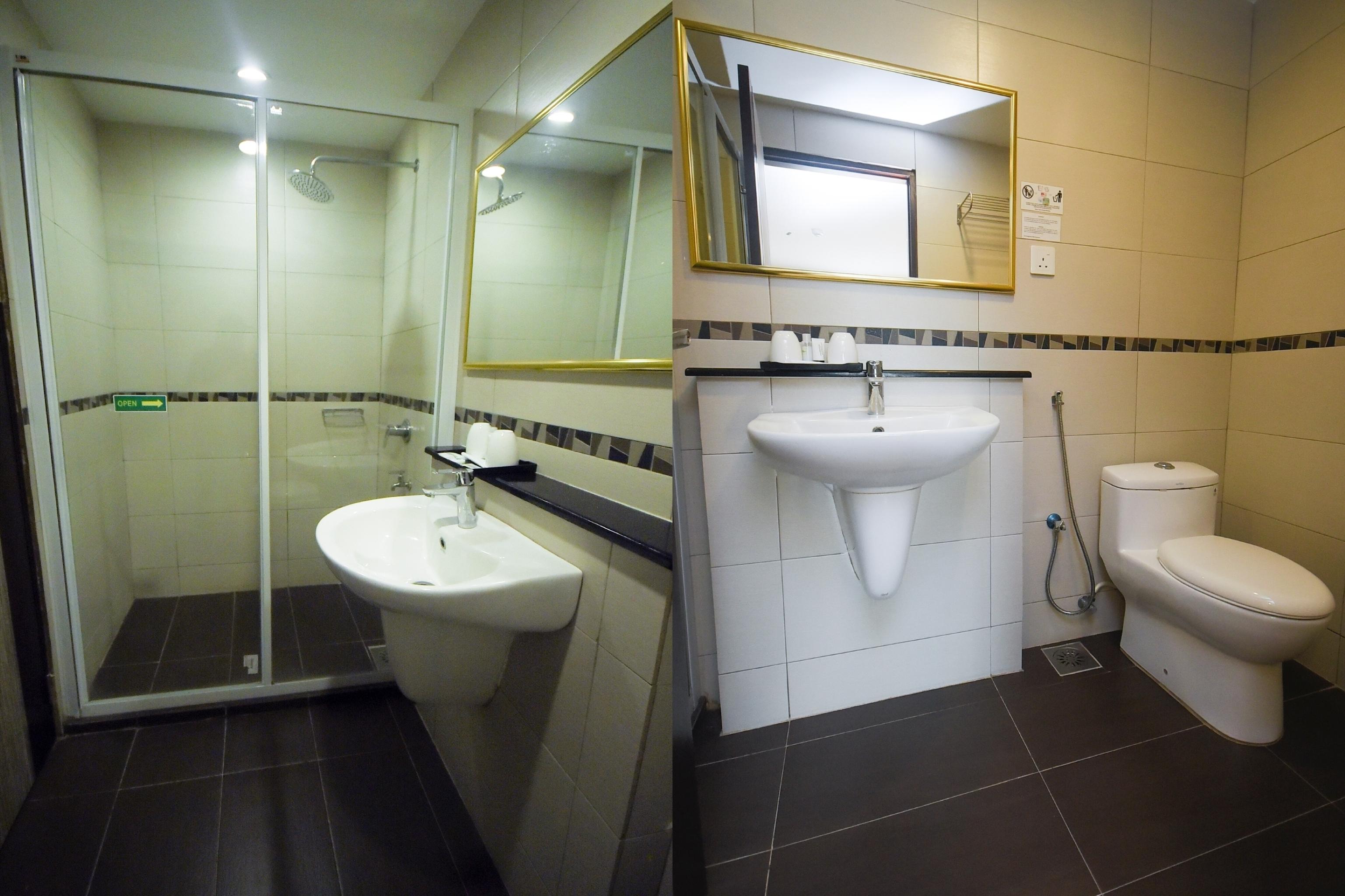 Super Oyo 985 Hotel Nur Мірі Екстер'єр фото