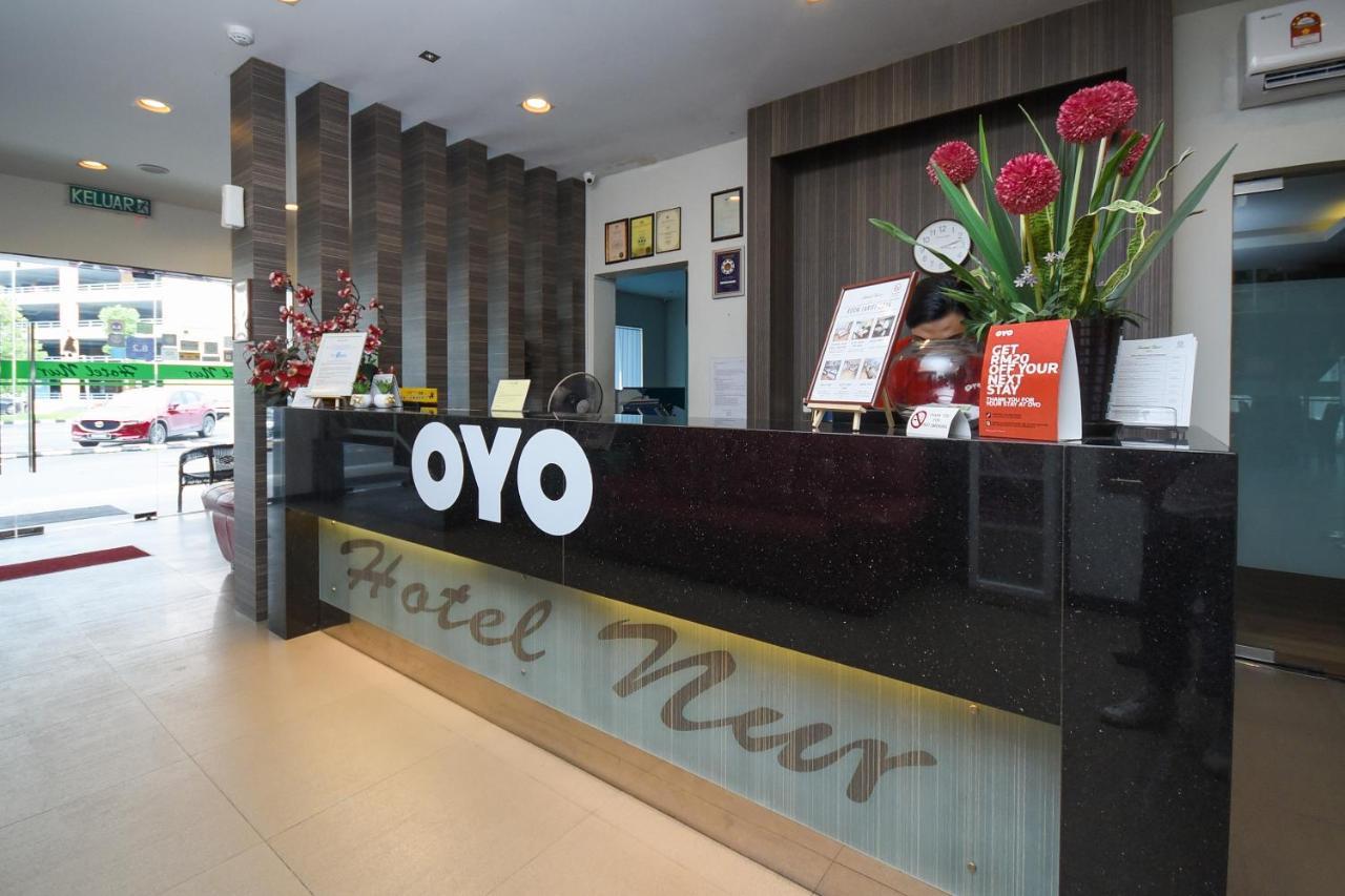 Super Oyo 985 Hotel Nur Мірі Екстер'єр фото