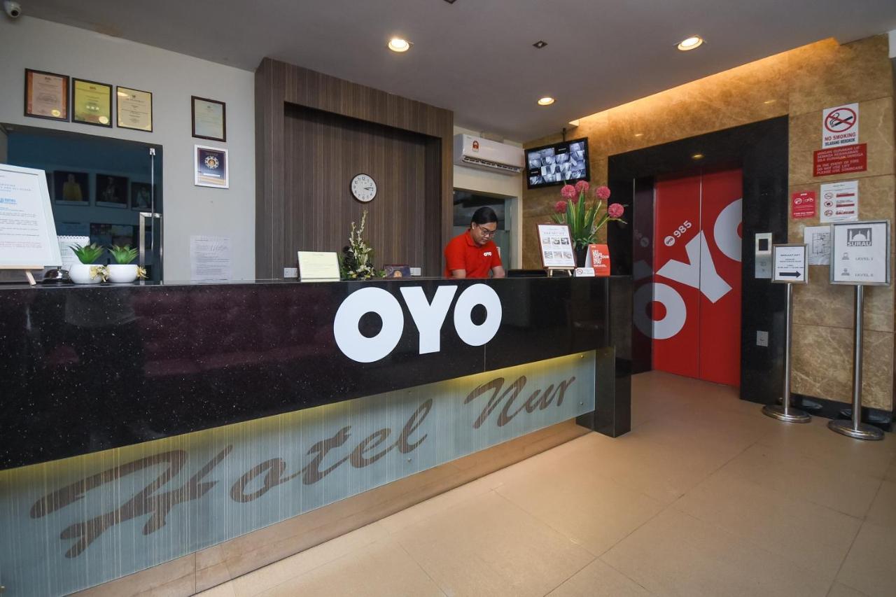 Super Oyo 985 Hotel Nur Мірі Екстер'єр фото